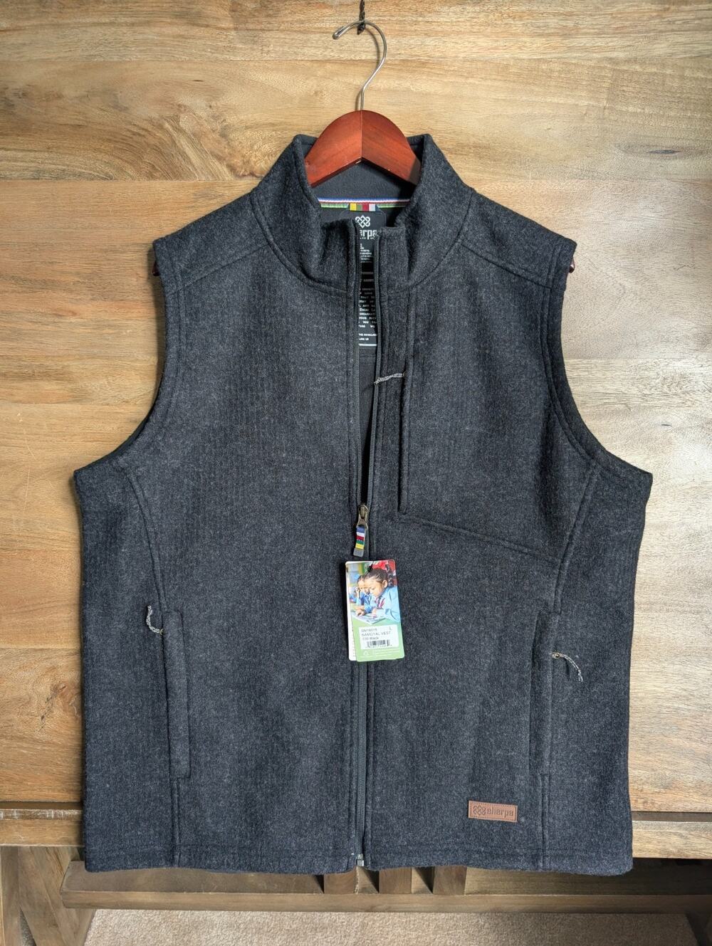 NWT Sherpa Adventure Gear Namgyal Vest Mens L Black Sleeveless Full Zip SM16015